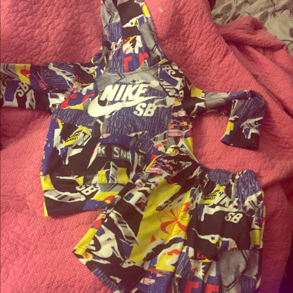 Nike hoodie/shorts set